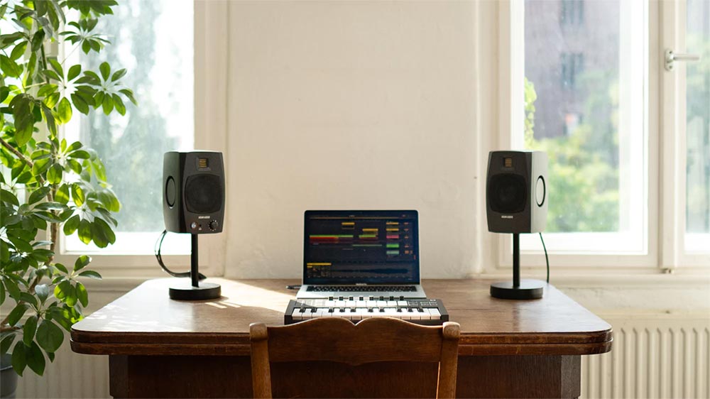 ADAM Audio | 桌上型監聽喇叭 D3V